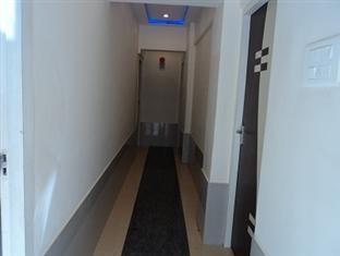 Hotel Royal Palace Mālād 外观 照片